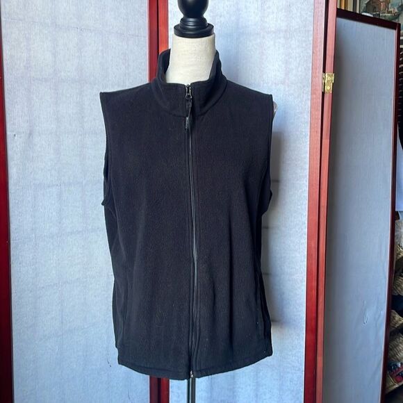 Woolrich Women’s Black Full Zip Fleece Vest W/Pockets & Logo (Size: XL) - Picture 5 of 13